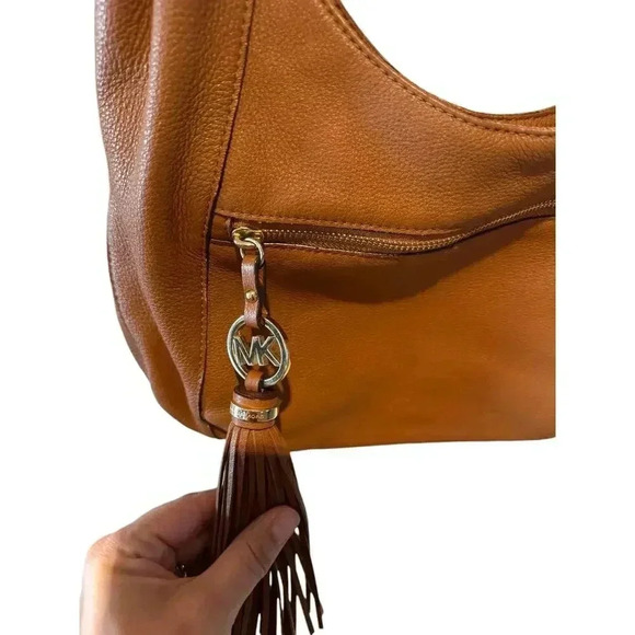 Michael Kors Large Carmel Brown Adjustable Shoulder or Cross Body Hobo Bag - Picture 4 of 7
